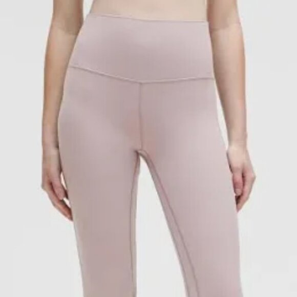 NWT TNA Butter Leggings - Picture 1 of 3